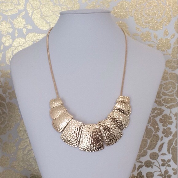 Jewelry - Gold Hammered Necklace